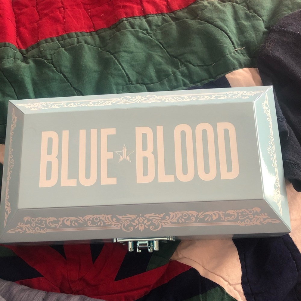 Eyeshadow palette